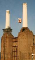 Spider Pig at Battersea Power Station
 HolyMoly